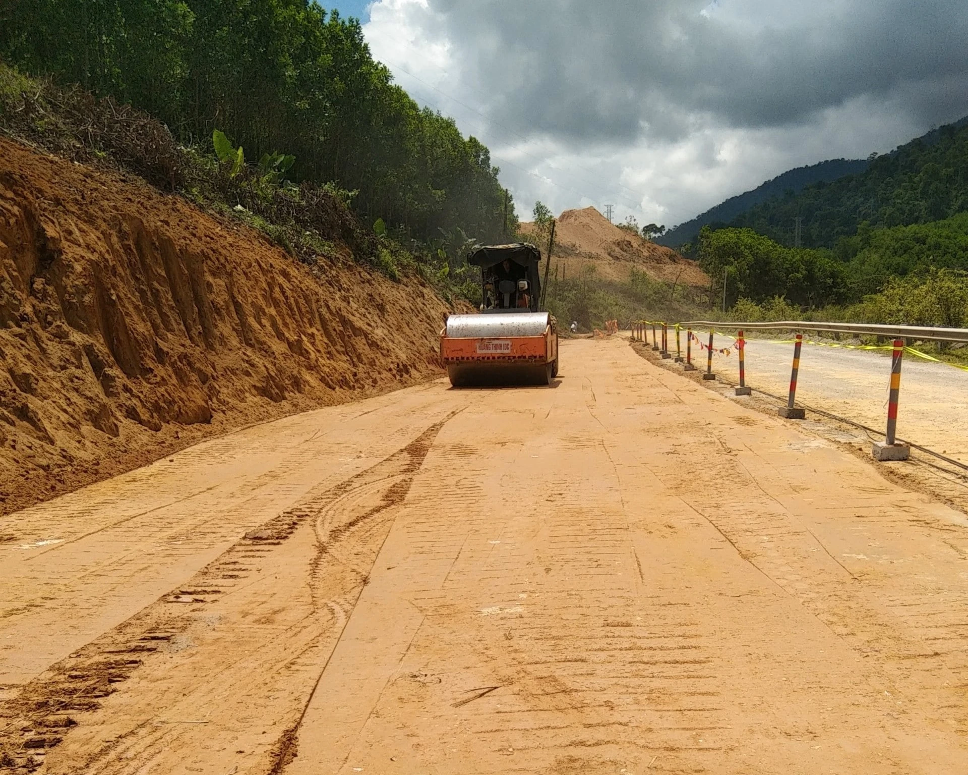 广南省14E国道改造升级工程